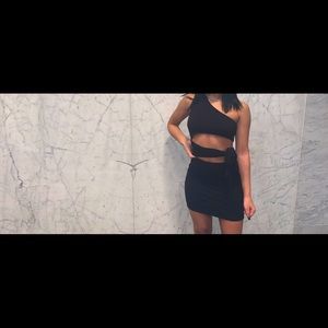 one shoulder black dress